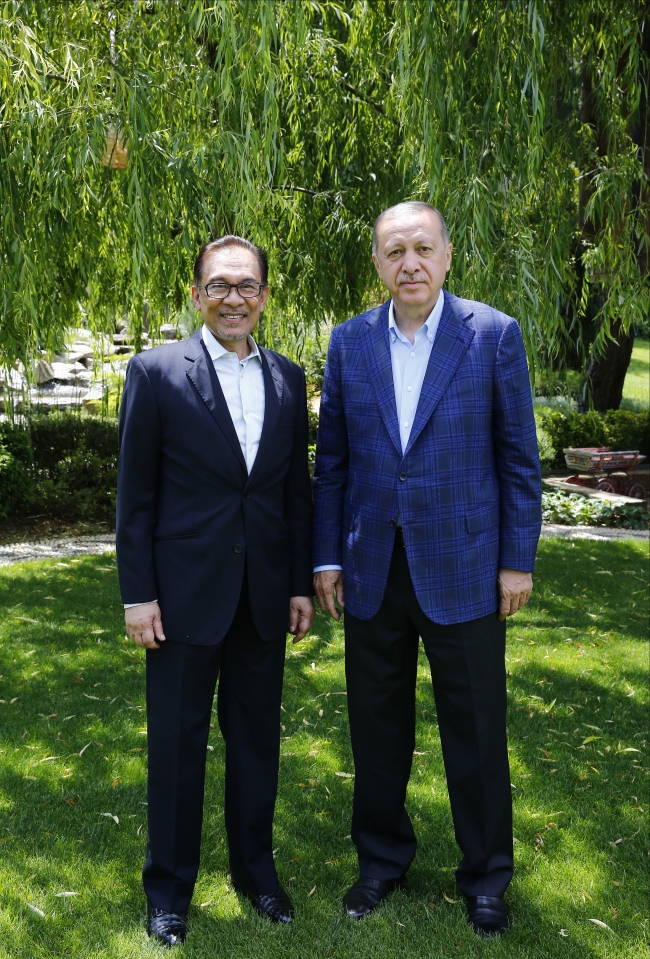 Malezyalı siyasetçi Enver İbrahim: Erdoğan ülkesini korudu, ben de aynısını yapardım